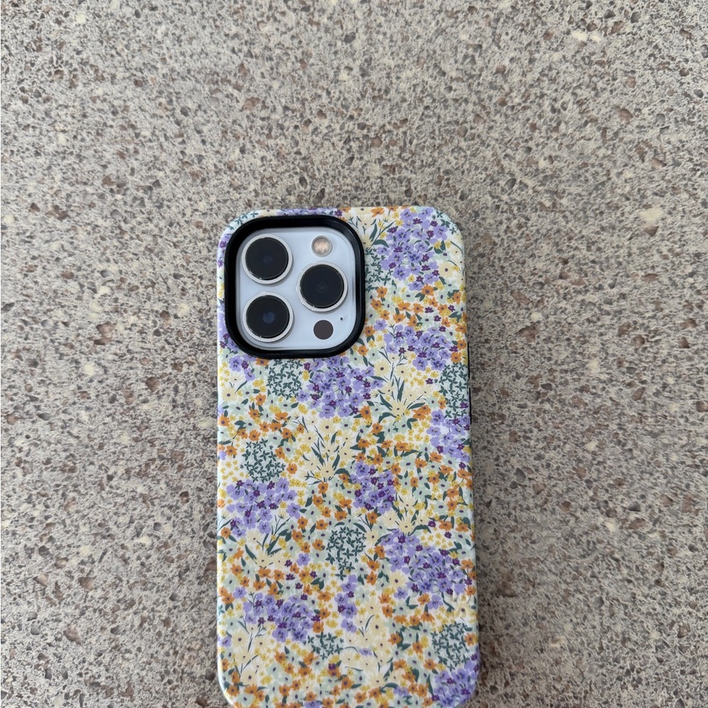 iPhone 13 Pro Casely Bold and Magsafe case - Floral Pattern Phone Case - Picture 2 of 4